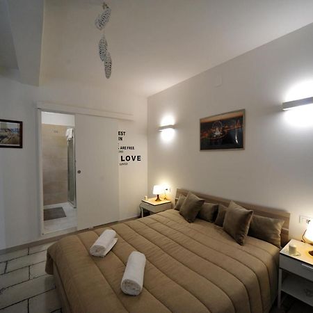 Pietra Bianca Appartment Bari Kültér fotó