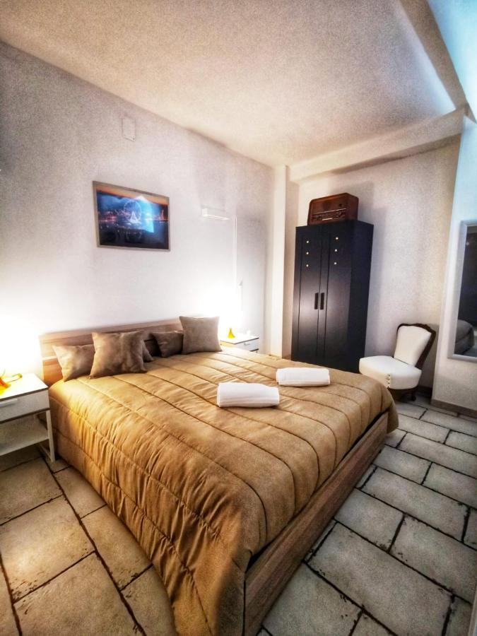Pietra Bianca Appartment Bari Kültér fotó
