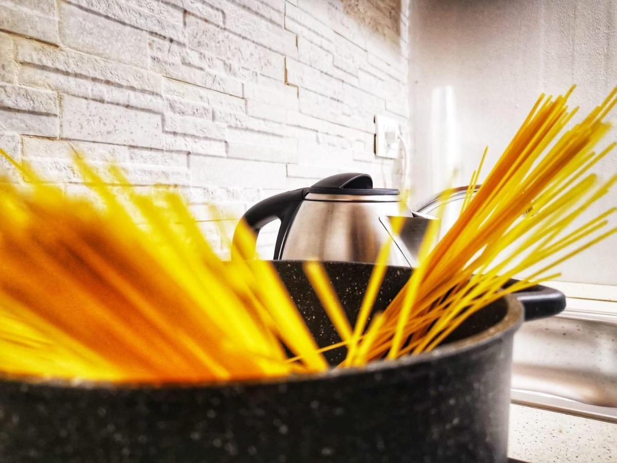 Pietra Bianca Appartment Bari Kültér fotó