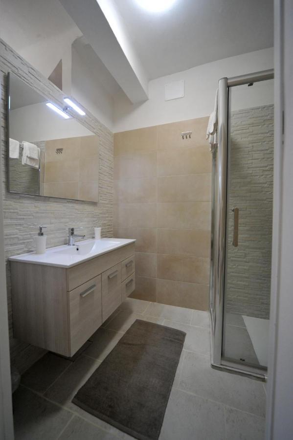 Pietra Bianca Appartment Bari Kültér fotó