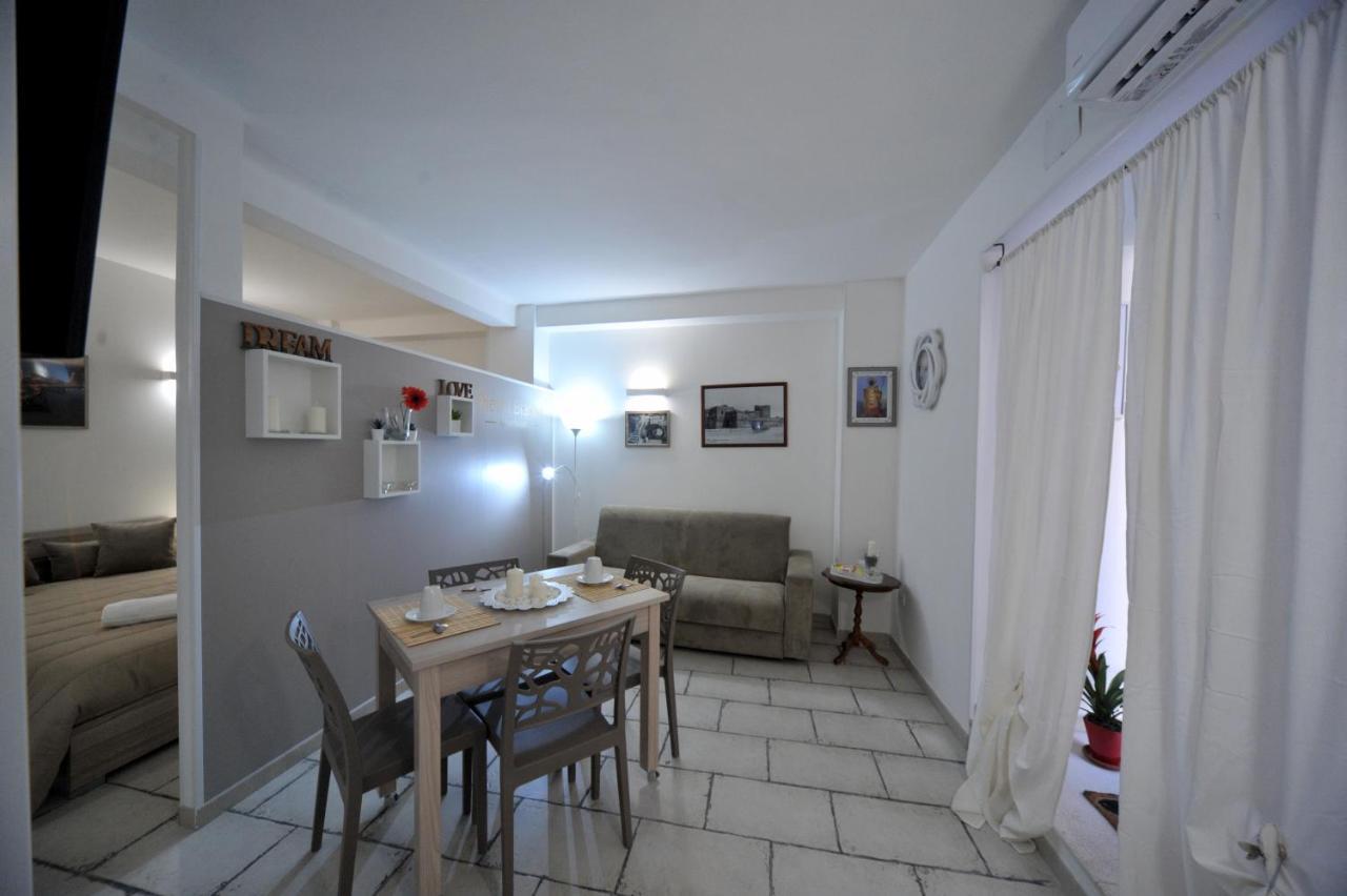 Pietra Bianca Appartment Bari Kültér fotó